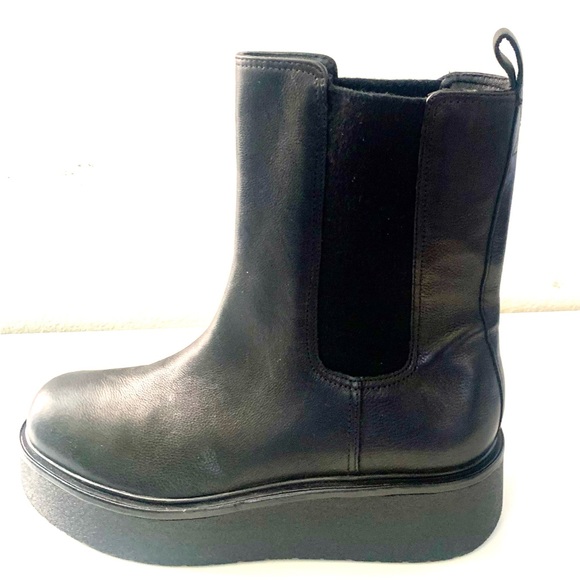 VINCE BRINTON WATER RESISTANT WOMEN’s LEATHER ROUND TOE CHELSEA BOOT- BLACK- 8.5 - Picture 11 of 16